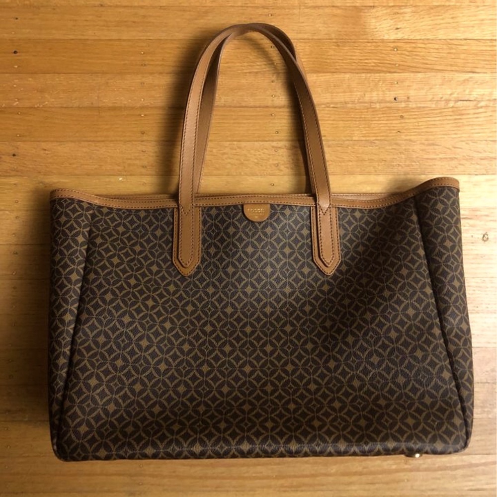 Fossil tote